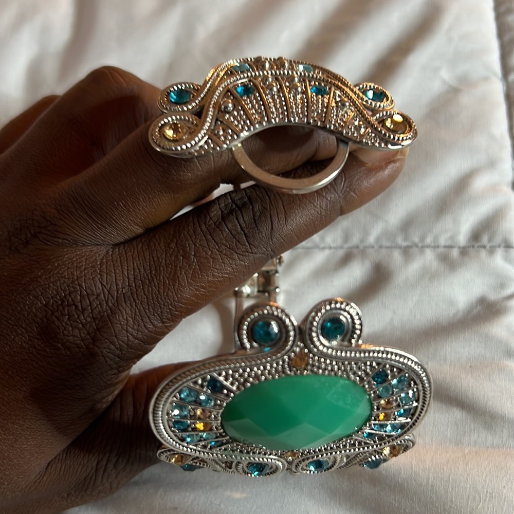 Like New green, blue and silver Bracelet fashion jewelry - Picture 3 of 4